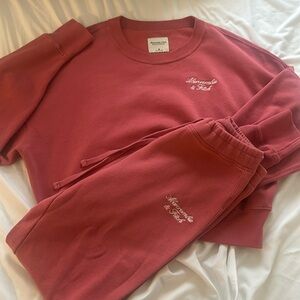 Abercrombie & fitch sweat outfit.